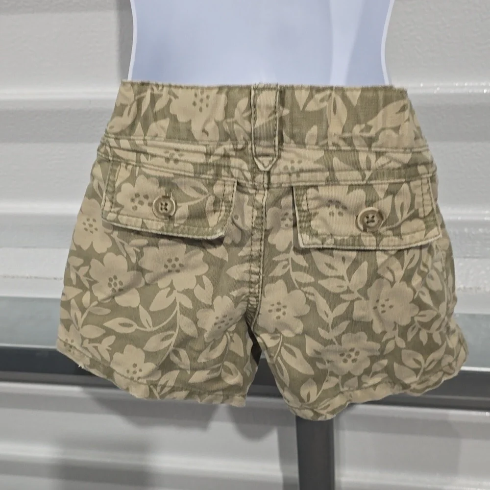 Old‎ navy shorts floral print Size 4T